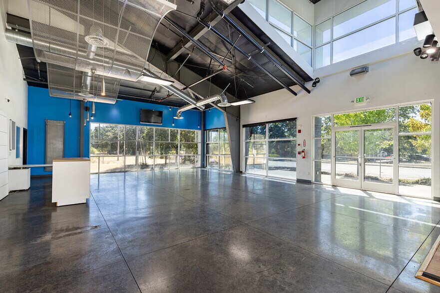 More Photos Of 800 American Way, Windsor Freestanding For Lease