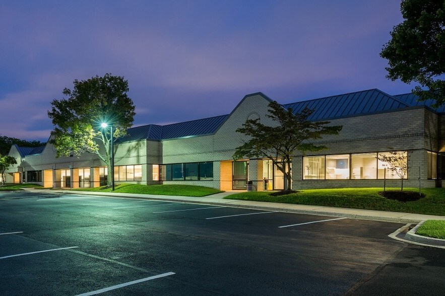 More Photos Of 904 Wind River Ln, Gaithersburg Office For Sale