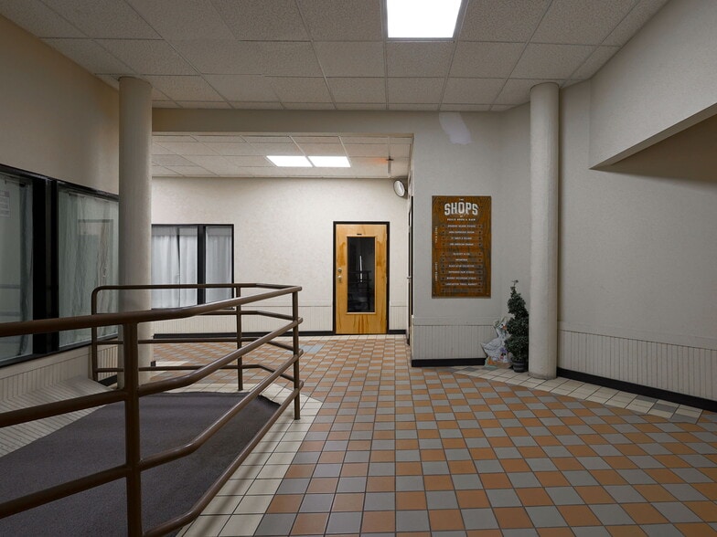 More Photos Of 44 N Queen St, Lancaster Apartments For Lease