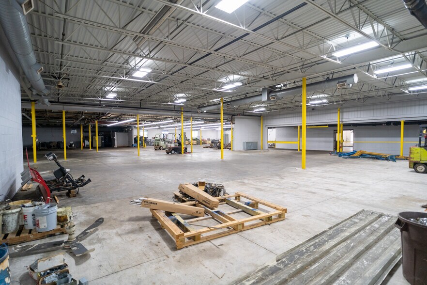 More Photos Of 1304 Valleyhigh Dr NW, Rochester Showroom For Sale