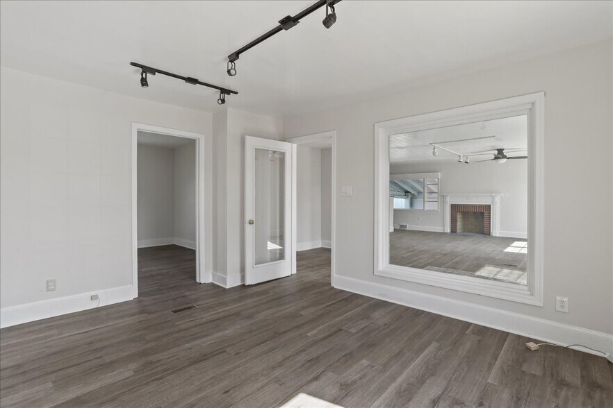 More Photos Of 2109 Valley Ave, Winchester Medical For Sale