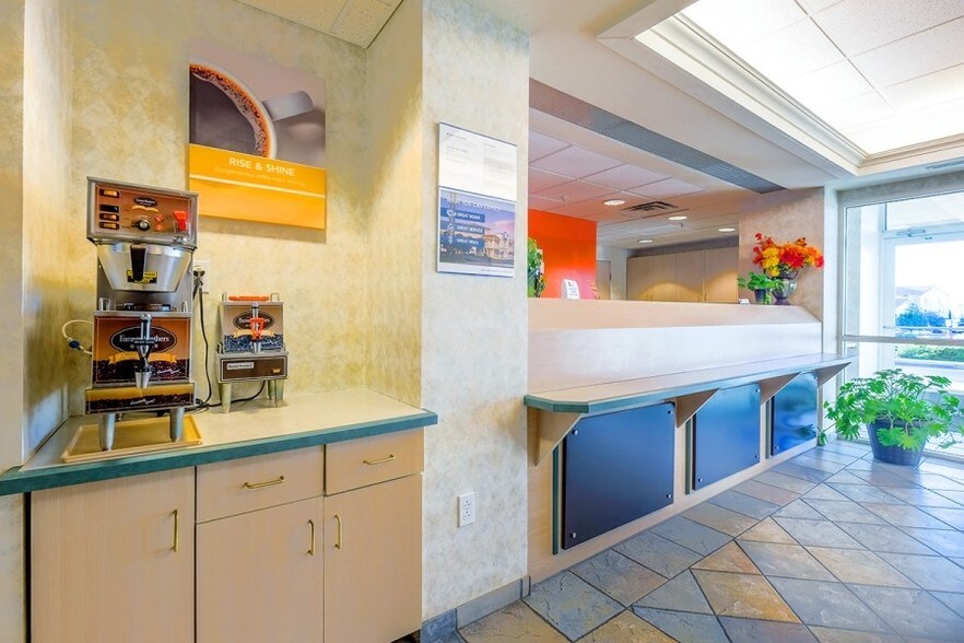 More Photos Of 2120 Summit Ct, Las Cruces Hotel For Sale