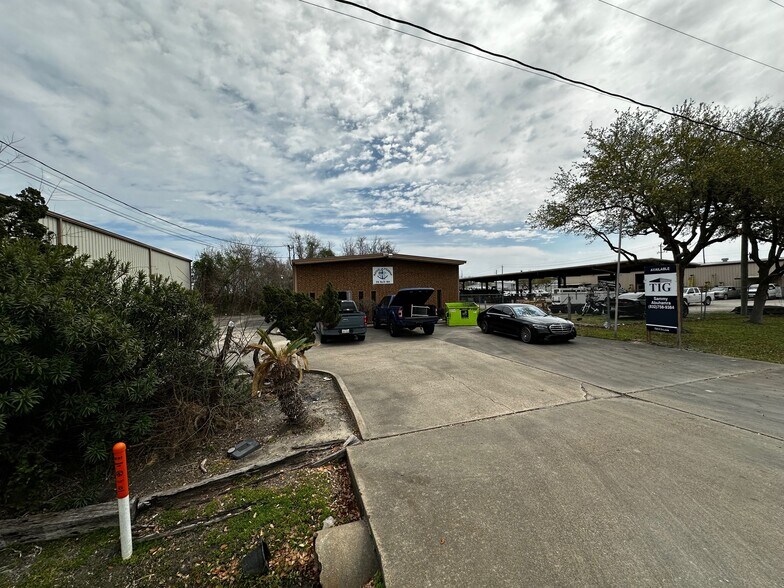 More Photos Of 212 N 16th St, La Porte Light Distribution For Sale