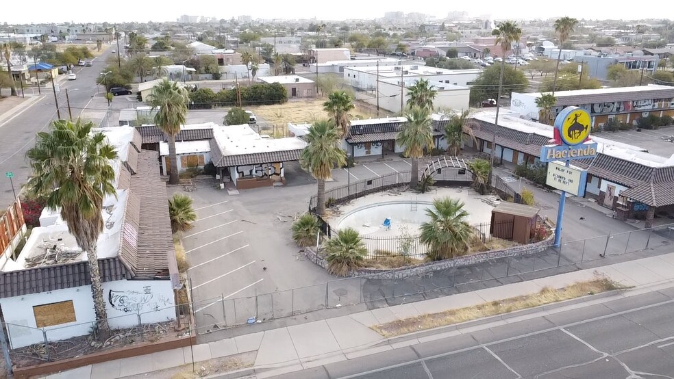 More Photos Of 1742 N Oracle Rd, Tucson Apartments For Sale