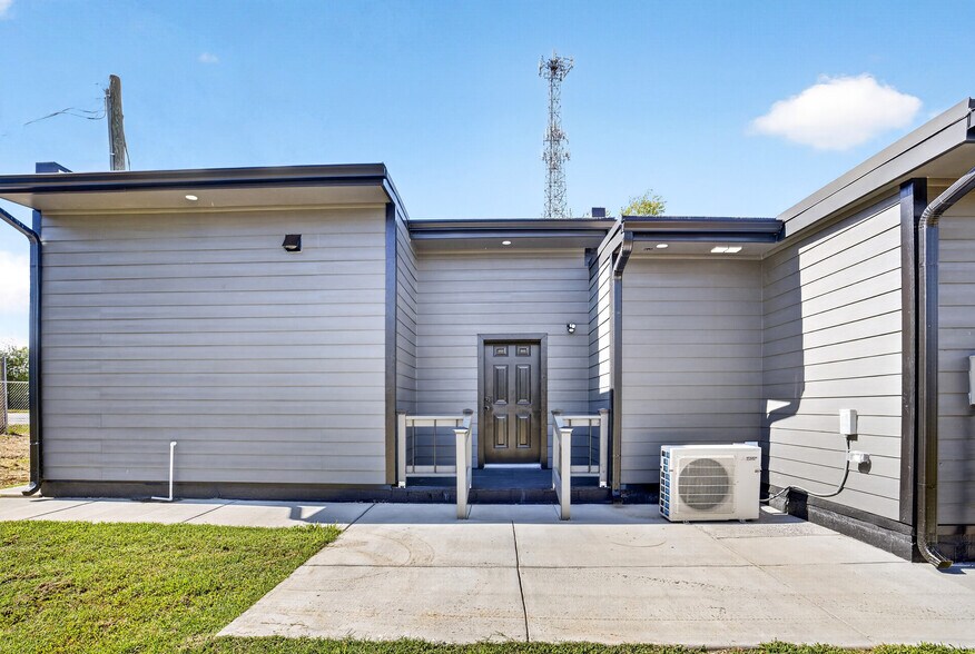 More Photos Of 3608 Burlington Rd, Greensboro Freestanding For Sale