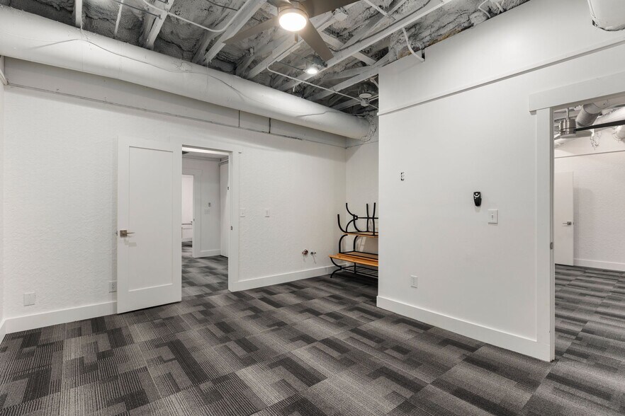 More Photos Of 22030 7th Ave S, Des Moines Medical For Sale