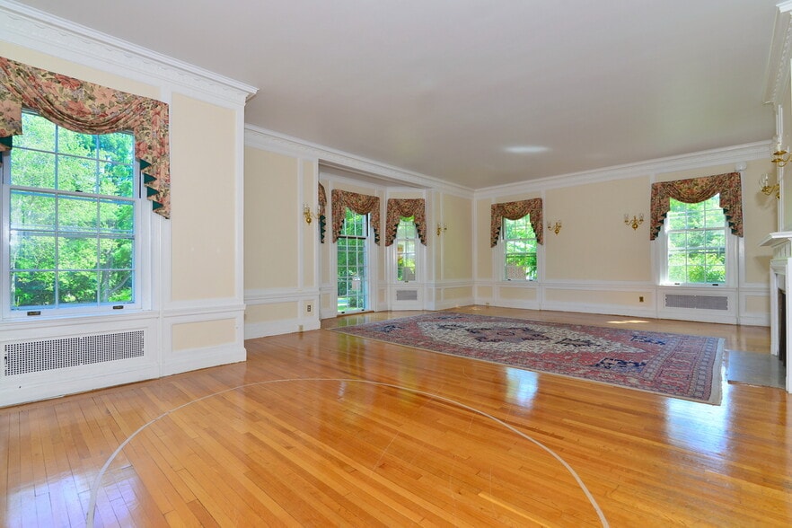 More Photos Of 1265 Asylum Ave, Hartford Lodge Meeting Hall For Lease