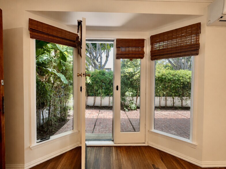 More Photos Of 1269 Havenhurst Dr, West Hollywood Multifamily For Sale