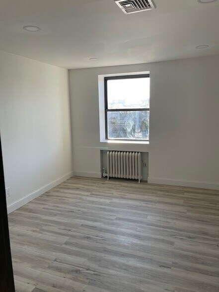 More Photos Of 1539 Franklin Ave, Mineola Office For Lease