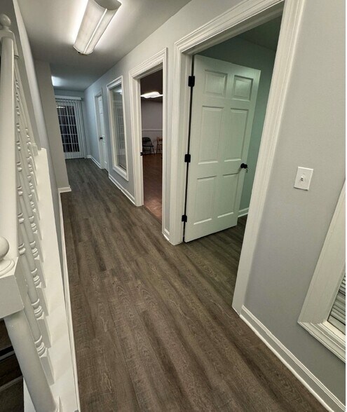 More Photos Of 1624 W Colonial Pky, Palatine Office For Lease