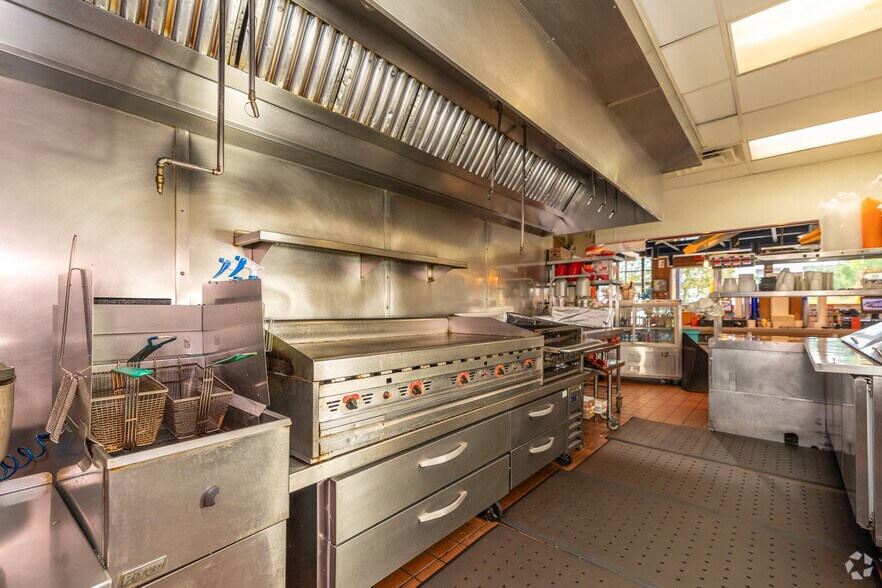 More Photos Of 1233 S Colorado Blvd, Denver Restaurant For Lease
