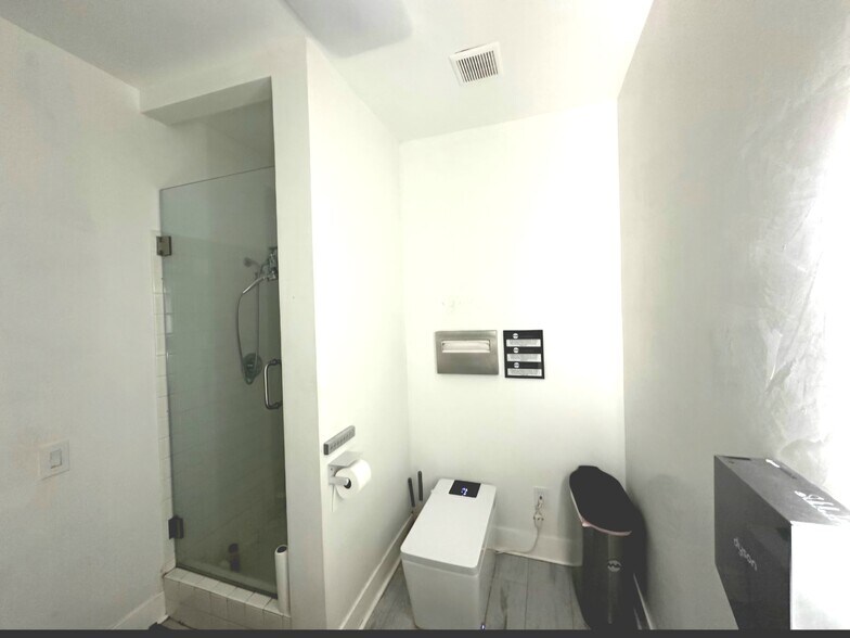 More Photos Of , North Hollywood Unknown For Sale