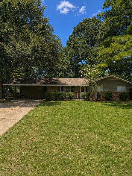 More Photos Of 260 S Canton Club Cir, Jackson Multifamily For Sale