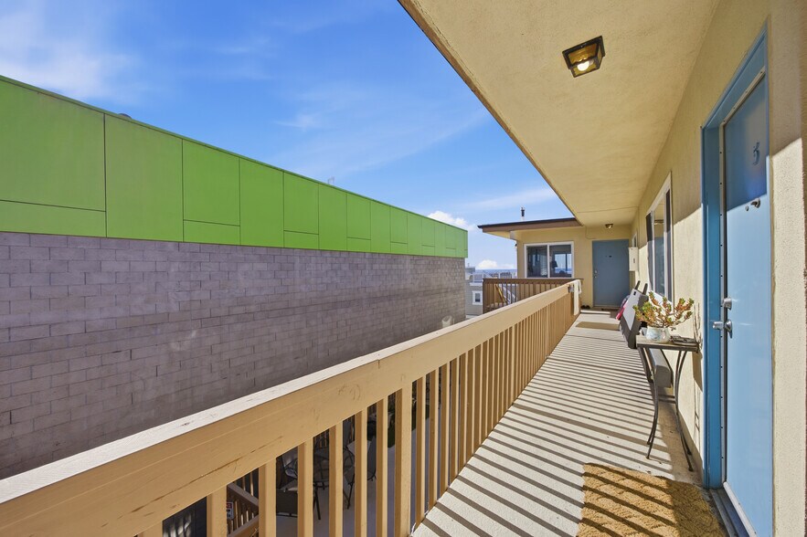 More Photos Of 2121 Pacific Coast Hwy, Hermosa Beach Apartments For Sale