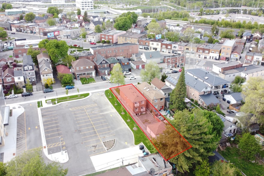 More Photos Of 11 Dennis Av, Toronto Apartments For Sale