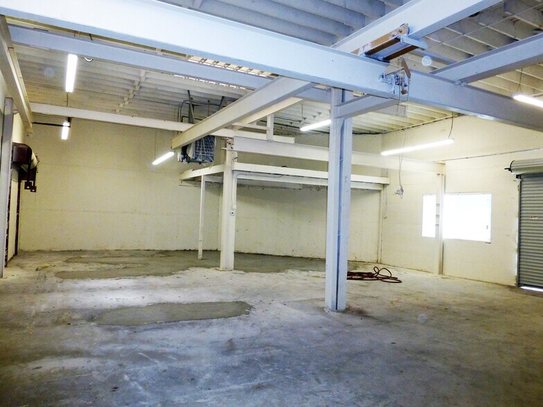 More Photos Of 16840 Alisal Ct, San Lorenzo Warehouse For Lease