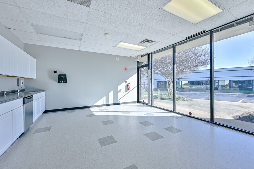 More Photos Of 3100 Breckinridge Blvd, Duluth Unknown For Lease
