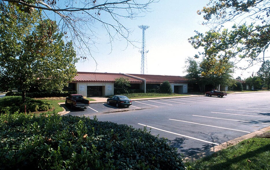 More Photos Of 5202 Brook Hollow Pky, Norcross Distribution For Lease