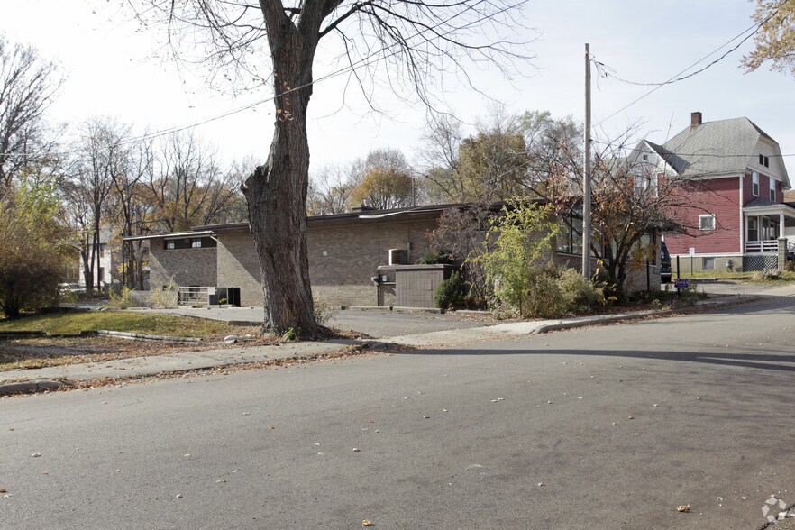 More Photos Of 417 Forest St, Kalamazoo Office Residential For Lease