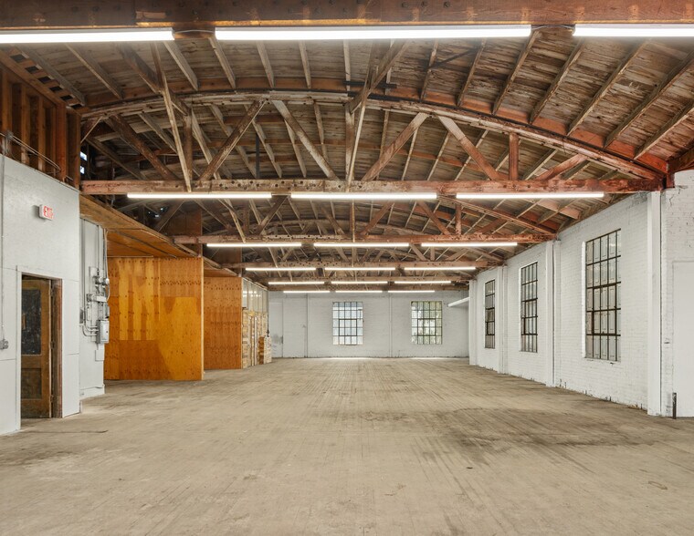 More Photos Of 236 W 15th St, Los Angeles Warehouse For Sale