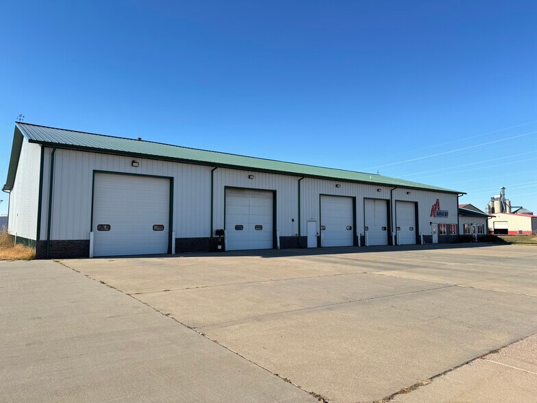 More Photos Of 1015 N 9th Ave, Brandon Industrial For Lease