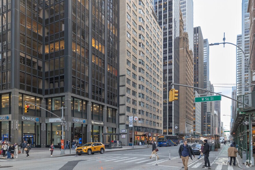 More Photos Of 1370 Avenue of the Americas, New York Office For Lease