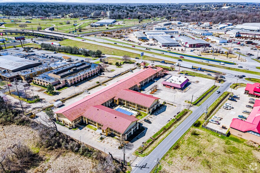 More Photos Of 1035 Martin Luther King Jr Dr, Monroe Hotel For Sale