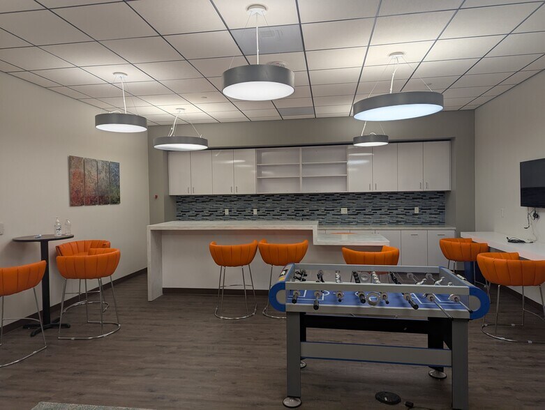 More Photos Of 222 W 6th St, San Pedro Office For Lease