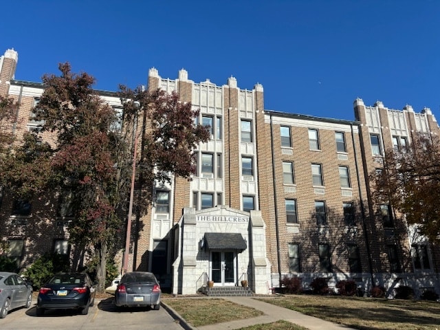 More Photos Of 400 W 15th Ave, Emporia Apartments For Sale