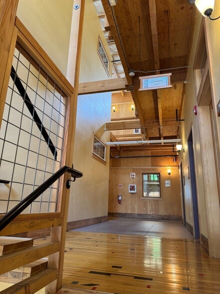 More Photos Of 120 Shelton McMurphey Blvd, Eugene Office For Lease