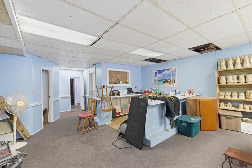 More Photos Of 198 N Main St, Salem Storefront Retail Residential For Sale