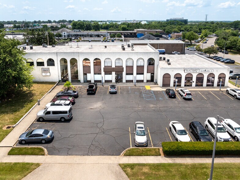 More Photos Of 160 Moore Dr, Lexington General Retail For Sale