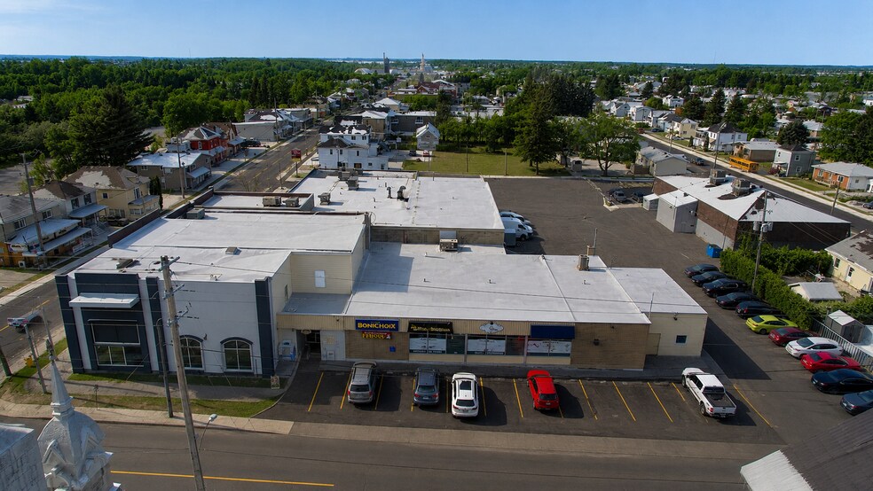 More Photos Of 1027 Notre Dame St, Embrun Storefront Retail Office For Sale
