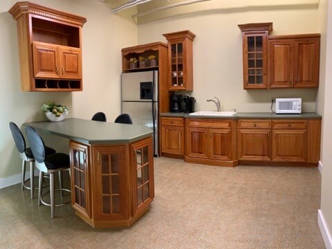 More Photos Of 9 Veronica Ave, Somerset Distribution For Lease