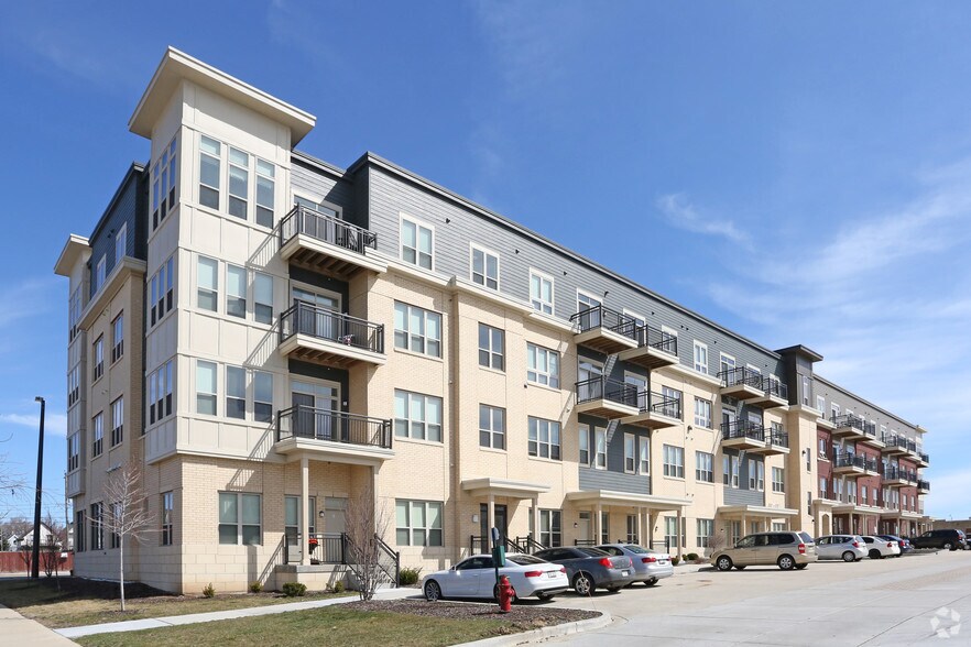 Primary Photo Of 3503 E Layton Ave, Cudahy Apartments For Lease