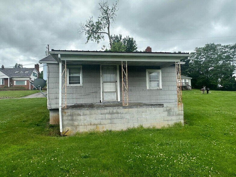 More Photos Of 711 Correll St, Somerset Flex For Sale