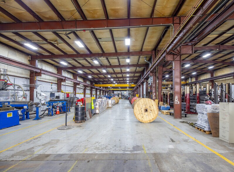 More Photos Of 320 Marmon Dr, Bolingbrook Warehouse For Lease