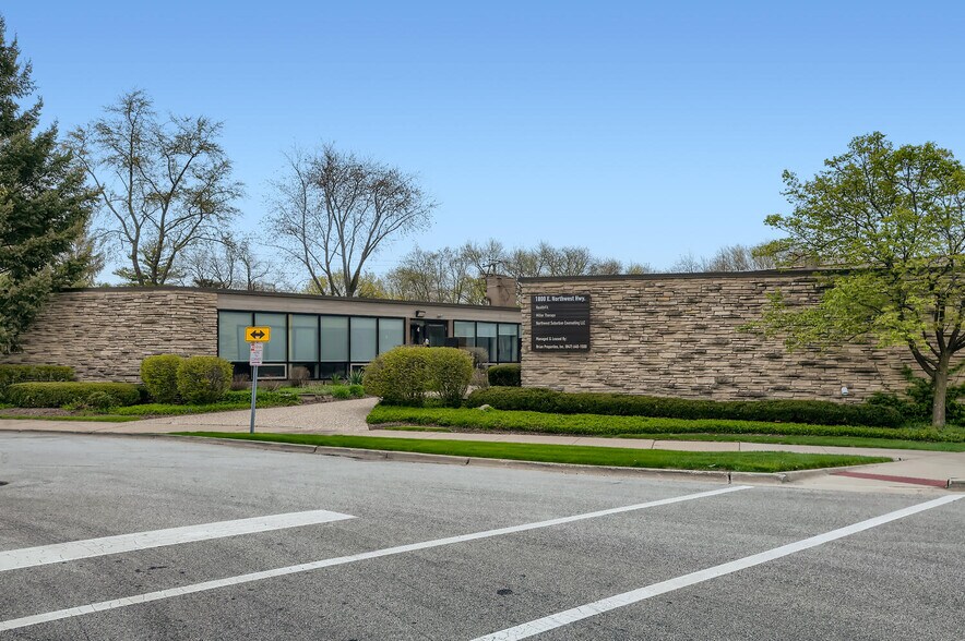 More Photos Of 1800 E Northwest Hwy, Arlington Heights Office For Lease