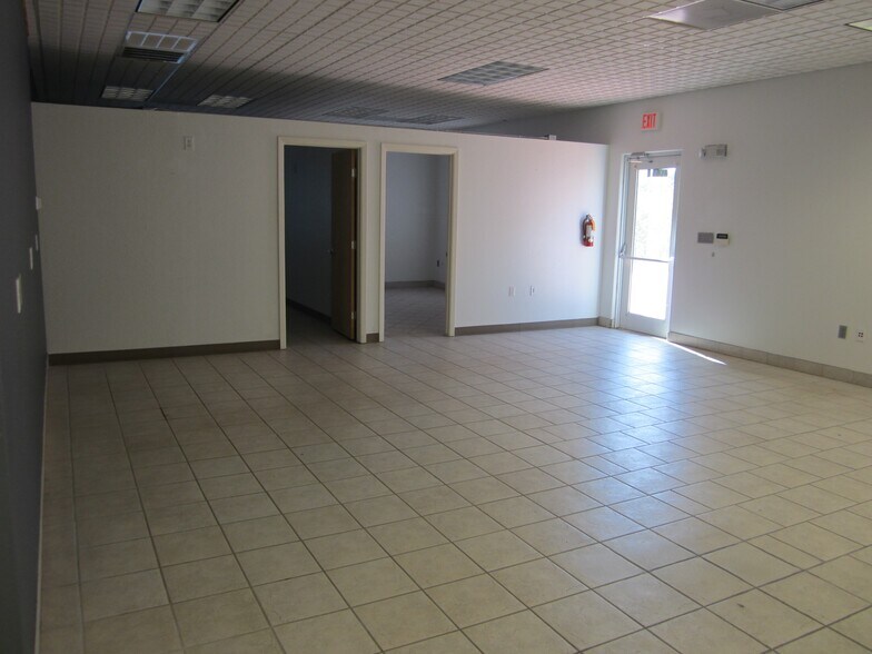 More Photos Of 1425 Universal City Blvd, Universal City Office For Lease