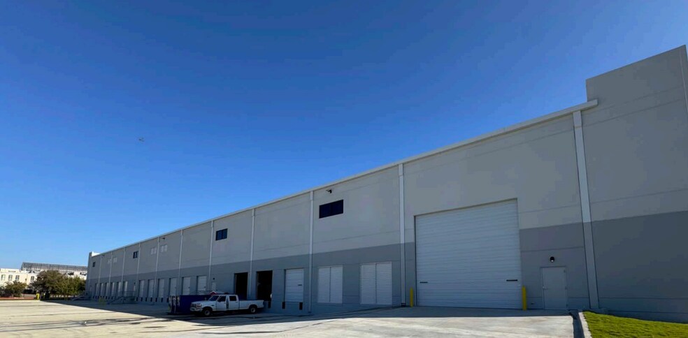 More Photos Of 1145 107th St., Arlington Warehouse For Sale