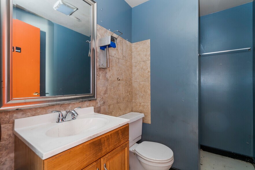 More Photos Of 12 S 111th Ave, Tulsa Service For Lease