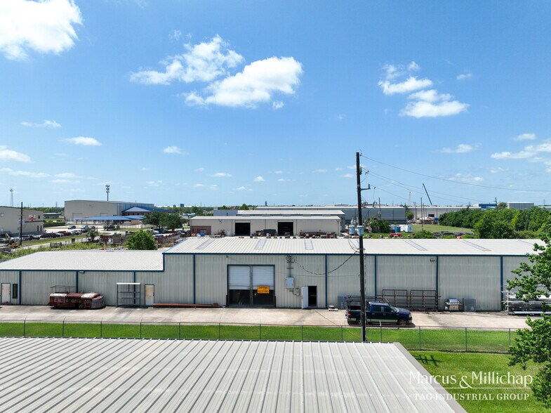 Primary Photo Of 15060 West Dr, Houston Manufacturing For Lease