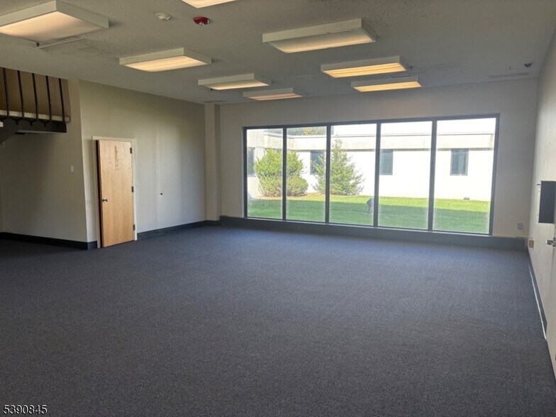 More Photos Of 141 Southside Ave, Bridgewater Office For Lease