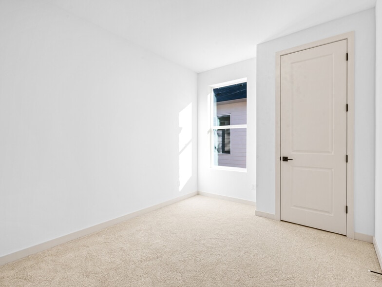 More Photos Of 7468 Tolman St, Portland Multifamily For Sale