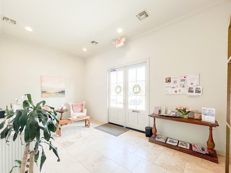 More Photos Of 8460 Bluebonnet Blvd, Baton Rouge Office For Lease