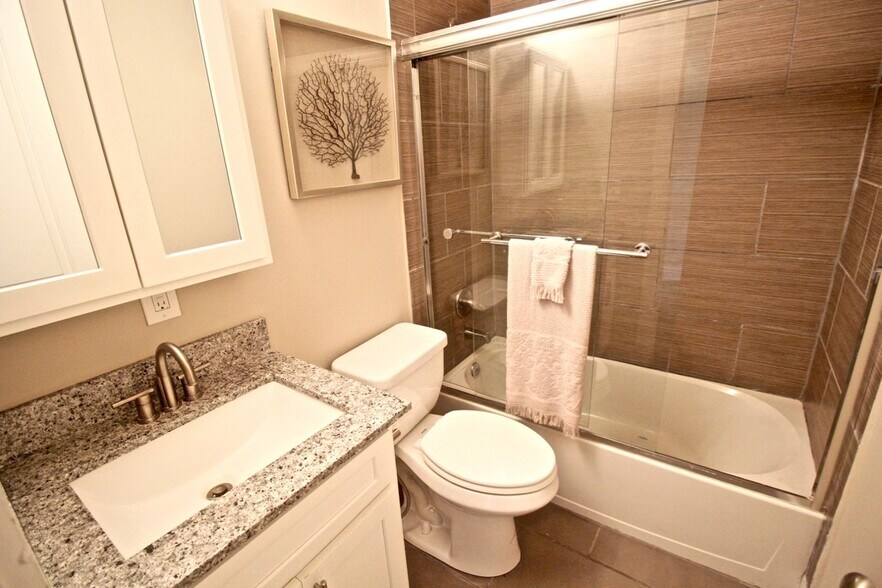 More Photos Of 4916 Grand Ave, Kansas City Apartments For Sale