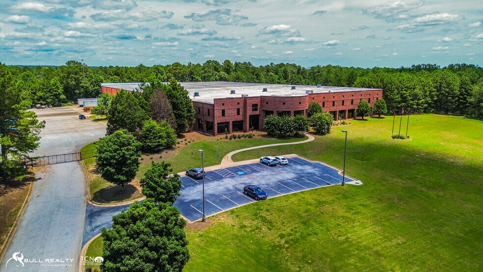 More Photos Of 14290 Lochridge Blvd, Covington Distribution For Lease