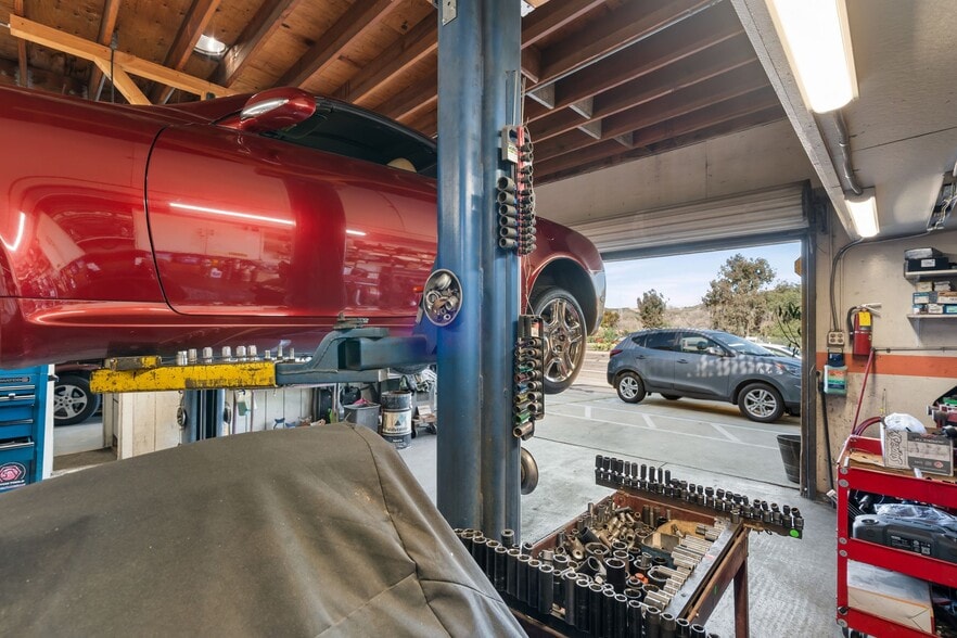 More Photos Of 7969 Mission Gorge Rd, Santee Auto Repair For Sale