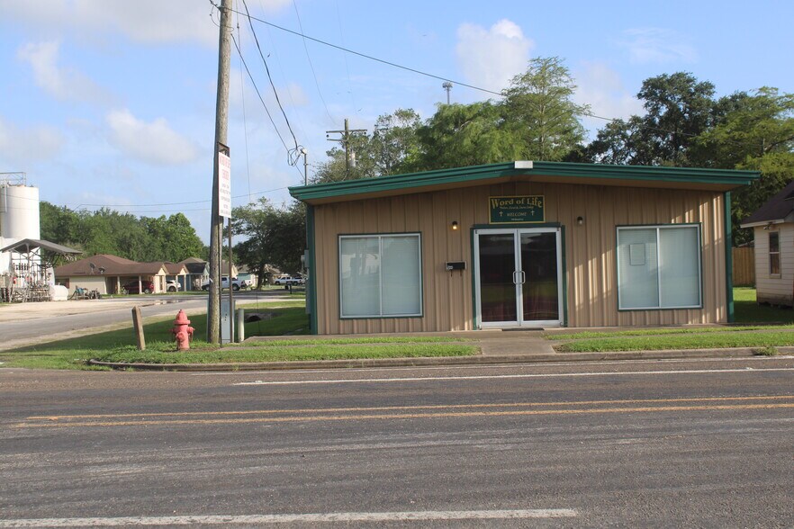 More Photos Of 344 Broadway, Winnie Religious Facility For Sale