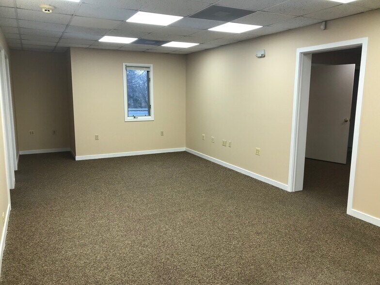 More Photos Of 186 Thomas Johnson Dr, Frederick Unknown For Lease